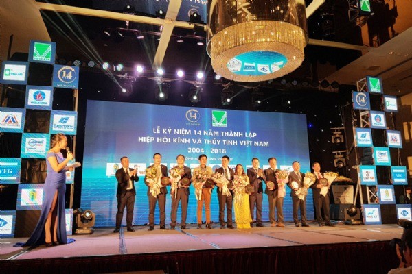 PHÓ TỔNG GIÁM ĐỐC TRẦN NGỌC LONG ĐƯỢC BẦU VÀO BAN CHẤP HÀNH HIỆP HỘI KÍNH VÀ THỦY TIN VIỆT NAM KHÓA V (2018 - 2020)