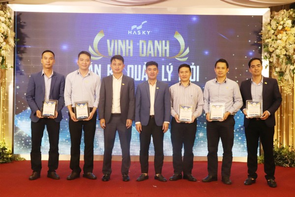 ẤM CÚNG TIỆC TẤT NIÊN CÙNG HASKY GROUP